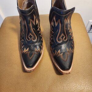 Ariat Women's Size 7B Dixon Booties Black